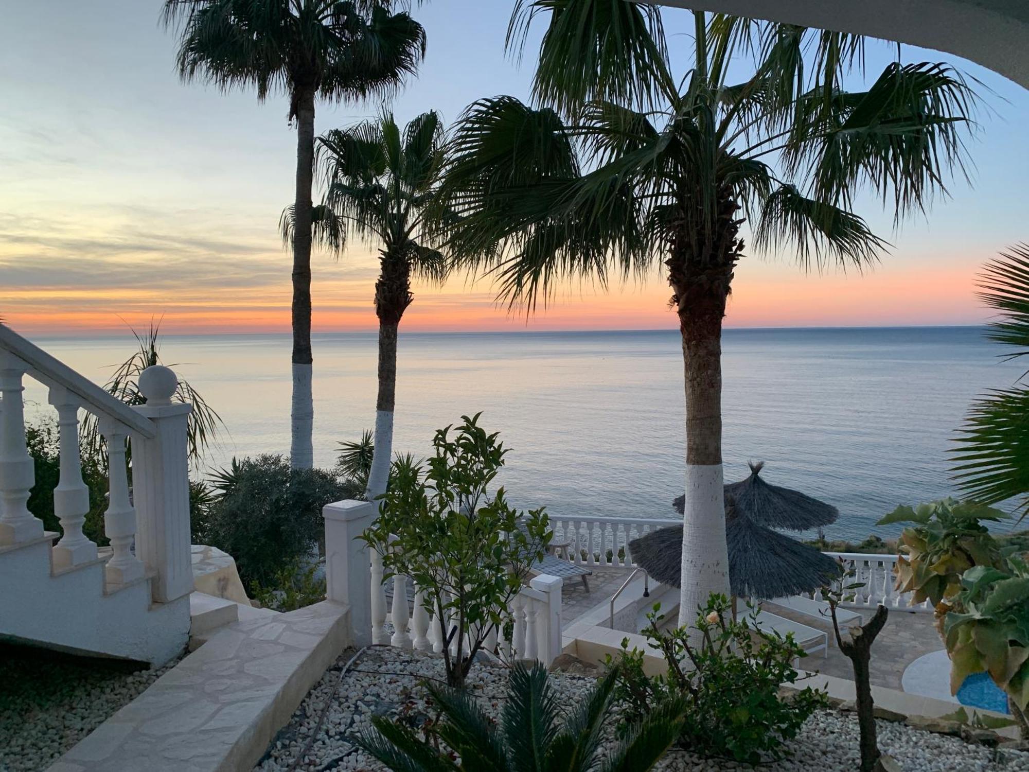 Frontline Villa, Five Star Deluxe El Campello Kültér fotó