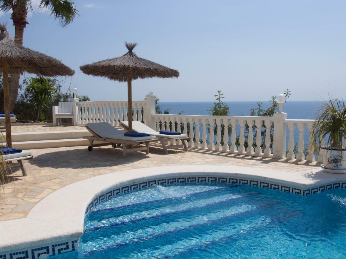 Frontline Villa, Five Star Deluxe El Campello Kültér fotó