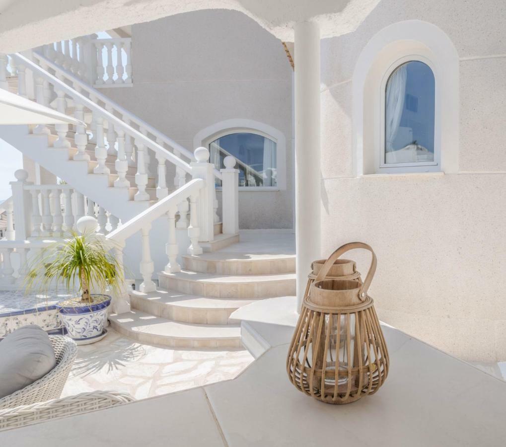 Frontline Villa, Five Star Deluxe El Campello Kültér fotó